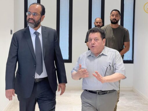نائب رئيس الحكومة الليبية يزور المؤسسة الليبية للإعلام في بنغازي ويشيد بمشاريعها التطويرية
